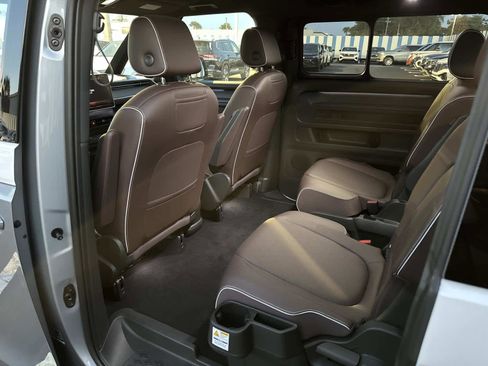 New 2025 Volkswagen ID. Buzz Pro S Plus image 14