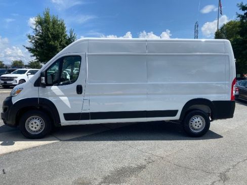 Used 2025 RAM ProMaster 2500 w/ Convenience Group FWD image 4