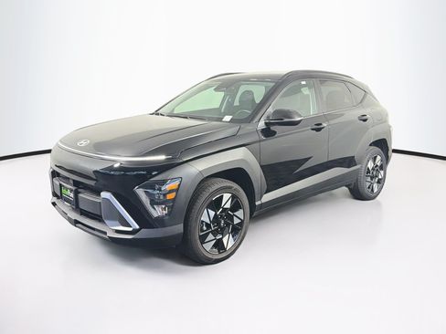 Used 2025 Hyundai Kona SEL AWD/4WD image 3