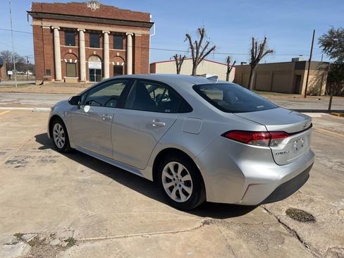 Used 2024 Toyota Corolla LE image 5