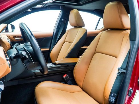 Used 2023 Lexus IS 300 w/ Comfort Package RWD image 40
