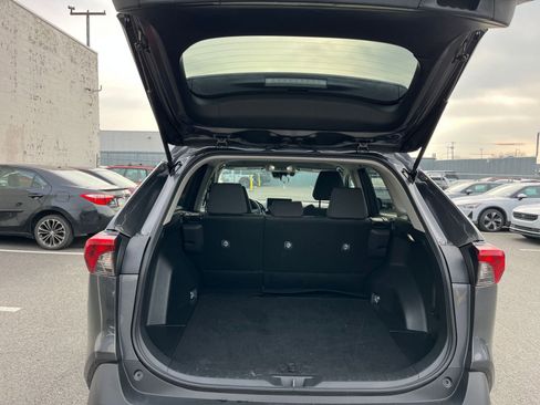 Used 2025 Toyota RAV4 XLE image 31