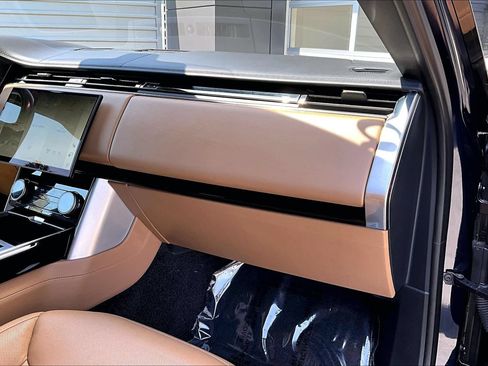 Certified 2023 Land Rover Range Rover Long Wheelbase Autobiography AWD/4WD image 15