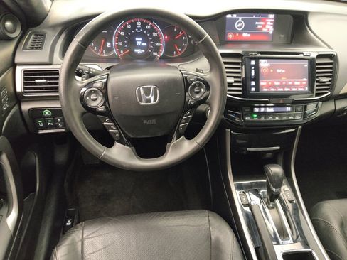 Used 2016 Honda Accord Touring image 22