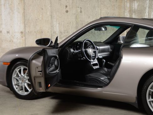 Used 2003 Porsche 911 Targa RWD image 8