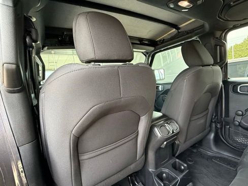 Used 2018 Jeep Wrangler Unlimited Sport AWD/4WD image 14