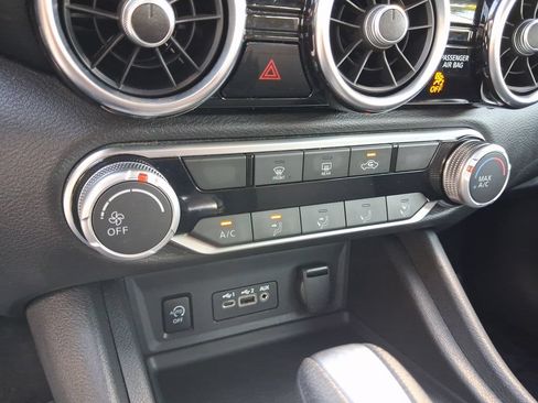 Used 2024 Nissan Sentra SV FWD image 20