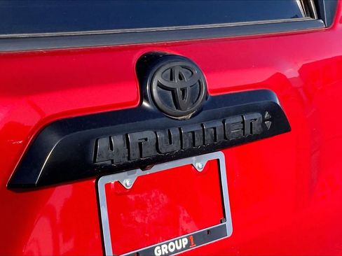 Used 2022 Toyota 4Runner TRD Off-Road Premium w/ Moonroof Package AWD/4WD image 10