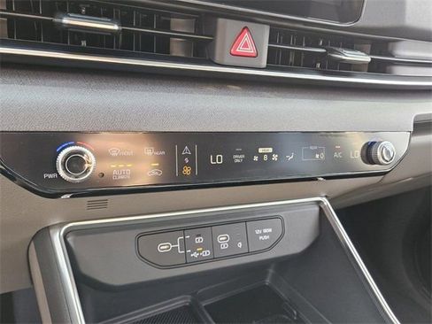 New 2026 Kia Carnival EX image 19