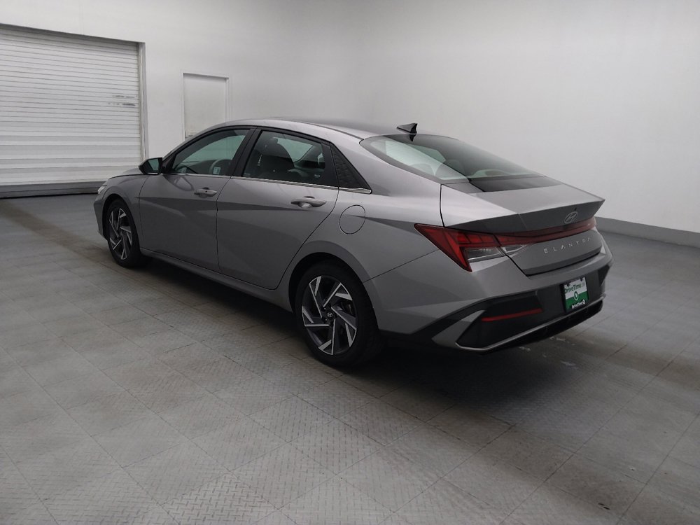 Used 2025 Hyundai Elantra SEL FWD image 3