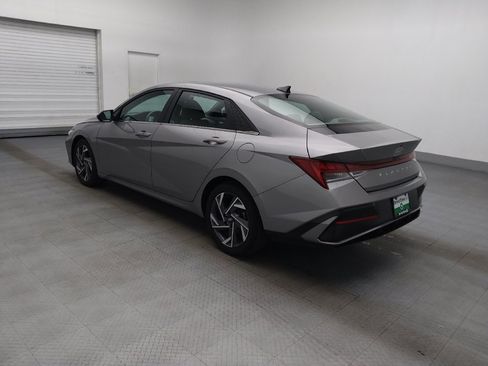 Used 2025 Hyundai Elantra SEL FWD image 3