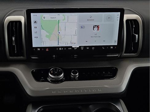 Used 2025 Ford Expedition Active image 13