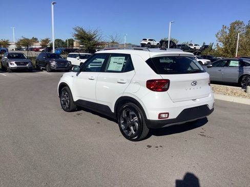 Certified 2026 Hyundai Venue SEL FWD image 7