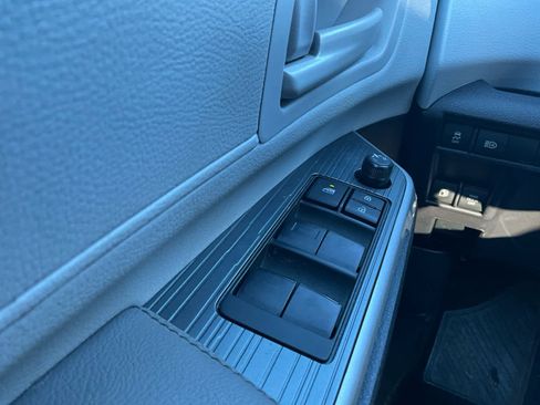 Used 2025 Toyota Sienna LE image 26
