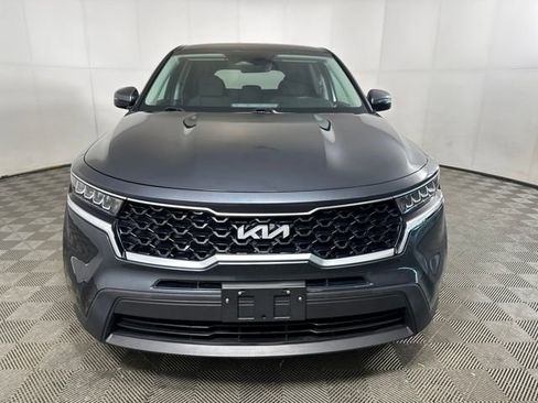 Used 2022 Kia Sorento LX image 8
