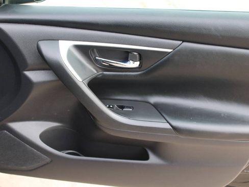 Used 2017 Nissan Altima 2.5 SV FWD image 12