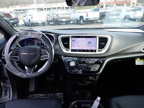 New 2026 Chrysler Voyager LX image 16