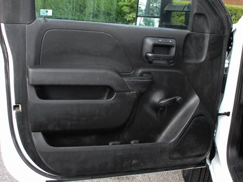 Used 2017 Chevrolet Silverado 2500 W/T image 16