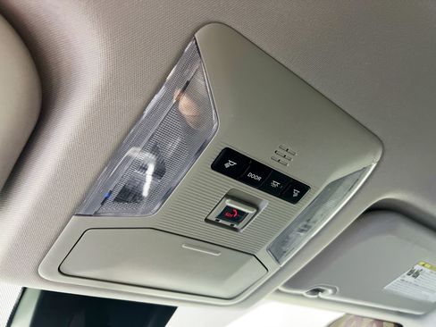 Used 2020 Toyota RAV4 LE FWD image 19