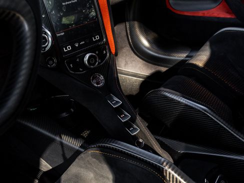Used 2021 McLaren 765LT image 64