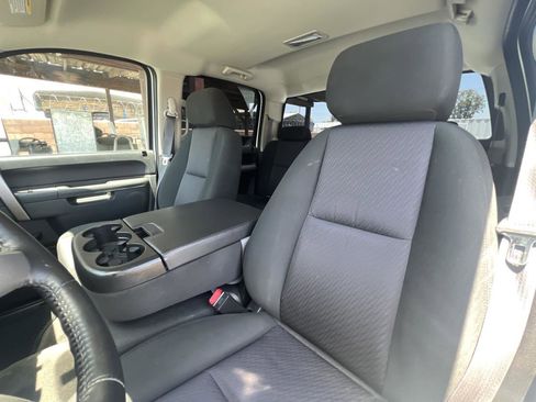 Used 2013 Chevrolet Silverado 2500 LT w/ Interior Plus Package AWD/4WD image 10