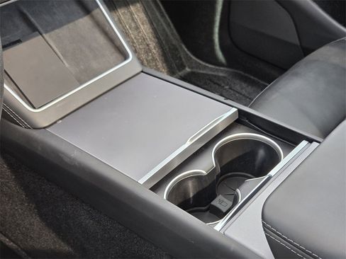 Used 2026 Tesla Model Y Long Range image 9