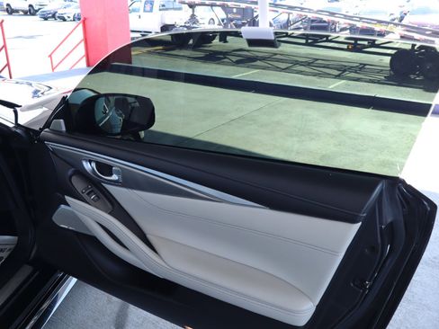 Used 2017 INFINITI Q60 3.0t w/ Premium Plus Package 3.0T image 36