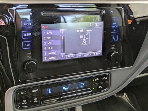 Used 2017 Toyota Corolla SE image 20