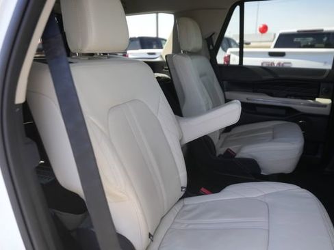 Used 2021 Ford Expedition Platinum image 17