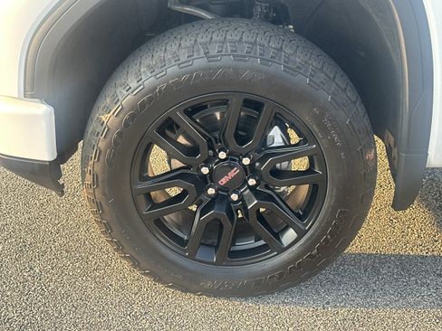 Used 2025 GMC Sierra 1500 Elevation AWD/4WD image 11