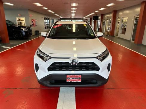 Used 2025 Toyota RAV4 XLE AWD/4WD image 8