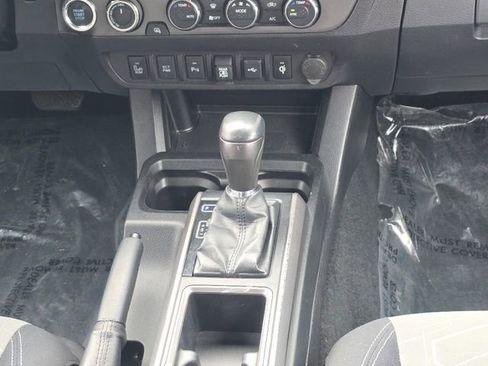 Used 2021 Toyota Tacoma TRD Sport w/ Technology Package image 15