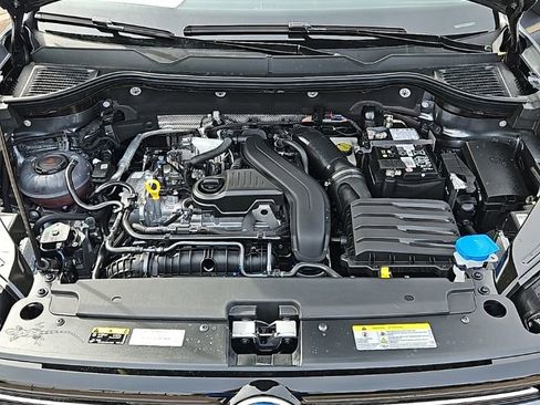 New 2026 Volkswagen Taos SE image 10