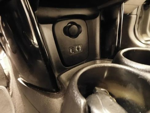 Used 2017 MINI Cooper 2-Door Hardtop FWD image 29