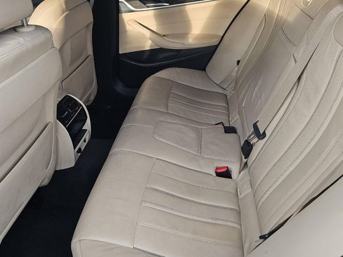 Used 2019 BMW 530i w/ Convenience Package RWD image 7