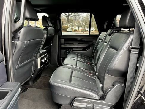 Used 2021 Ford Expedition Max XLT image 17