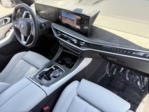 Used 2024 BMW X5 sDrive40i w/ Premium Package RWD image 13
