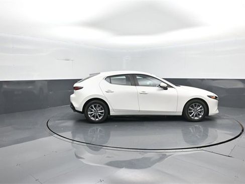 Used 2021 MAZDA MAZDA3 s image 8