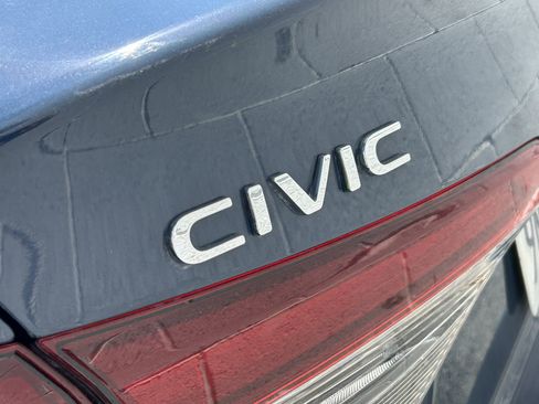 Used 2025 Honda Civic Sport image 3