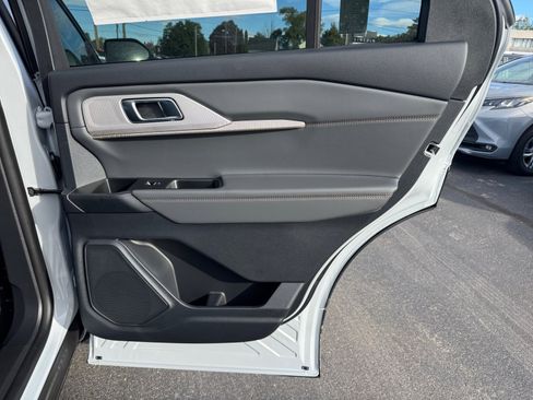 New 2025 Ford Explorer Active w/ Active Comfort Package image 27