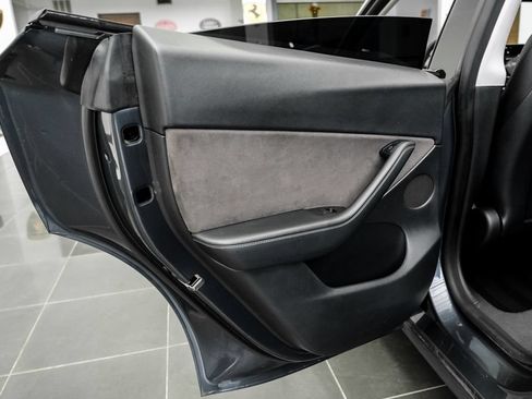 Used 2022 Tesla Model Y Performance AWD/4WD image 41