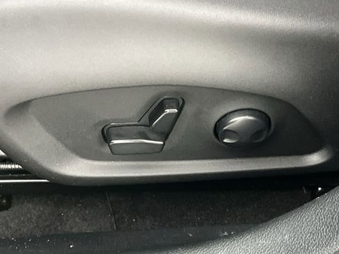 Used 2023 Jeep Compass Limited AWD/4WD image 12