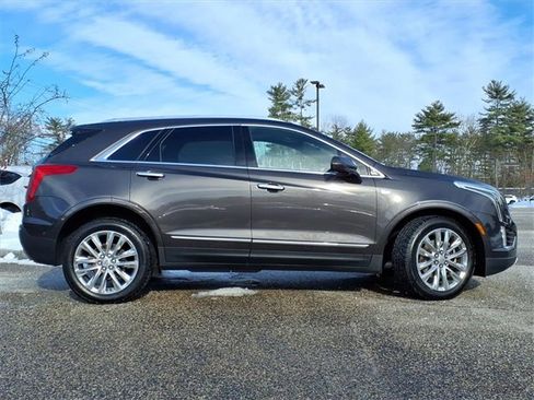 Used 2019 Cadillac XT5 Platinum image 2