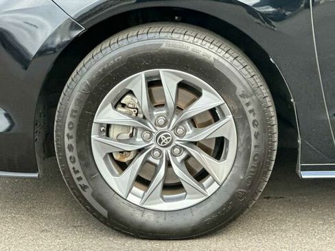 Used 2022 Toyota Sienna XLE image 34