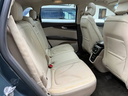 Used 2016 Lincoln MKX Reserve w/ Technology Package image 19