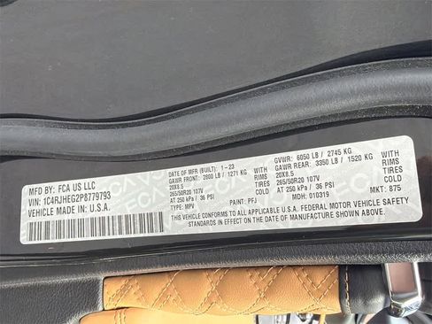 Used 2023 Jeep Grand Cherokee Summit w/ Luxury Tech Group V image 36