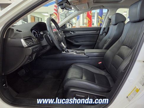 Used 2018 Honda Accord Touring image 7