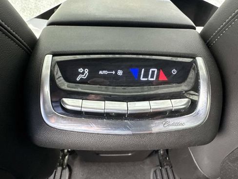 Used 2024 Cadillac XT6 Luxury AWD/4WD image 16
