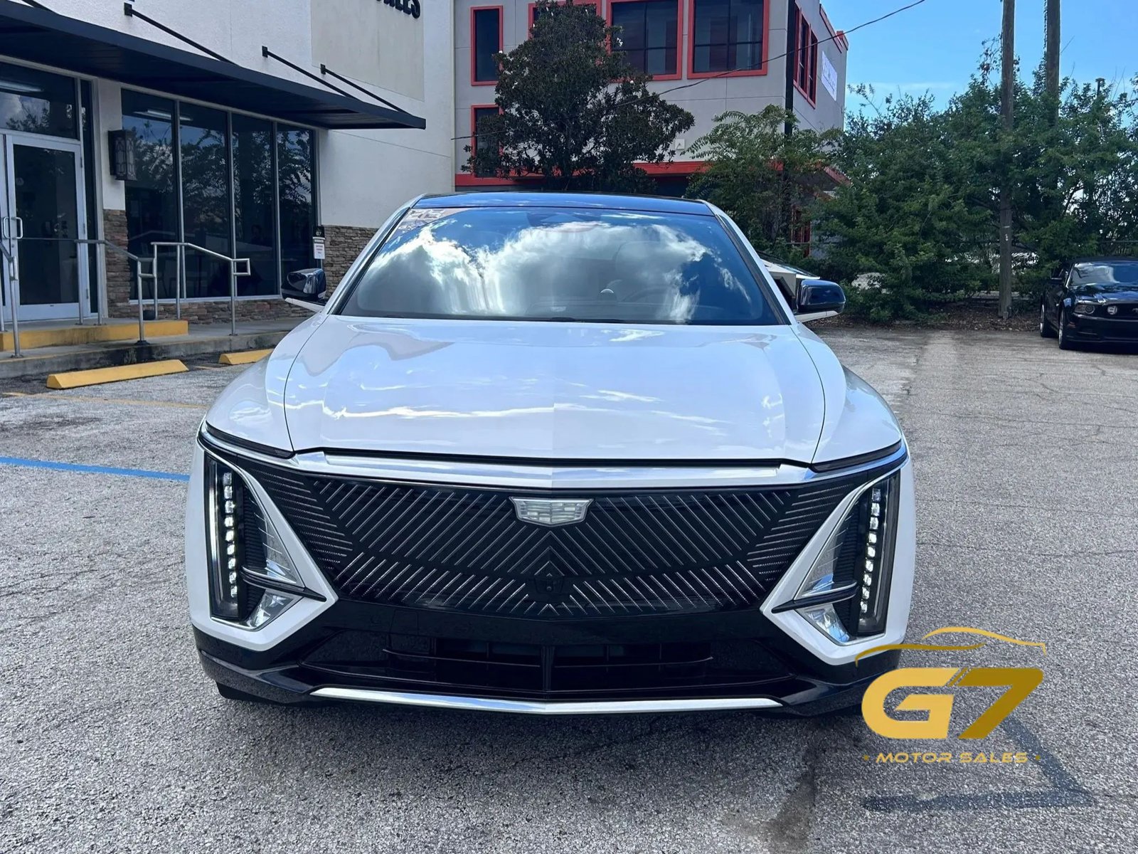 Used 2024 Cadillac Lyriq Luxury RWD image 3