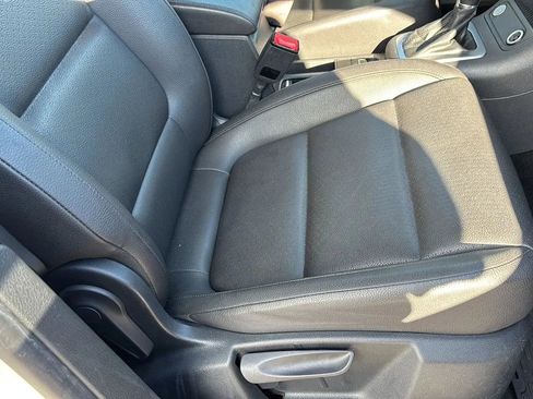 Used 2016 Volkswagen Tiguan S image 35